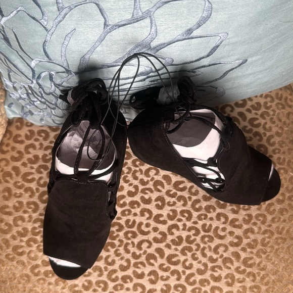 NWT/NIB Olivia Ferragamo “Anne” black faux suede lace up stiletto open toe heel - Picture 5 of 11